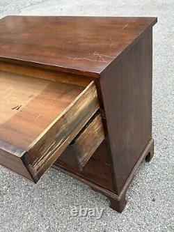 1800 mahogany string inlaid federal bracket foot dresser chest 36x41x19.5