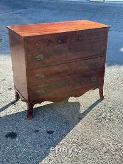 1800s mahogany hepplewhite dresser chest of drawers apron french feet antique