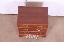 1980s Baker Furniture Georgian Mahogany and Yew Wood Commode or Bachelor Chest