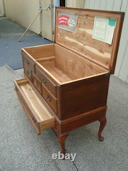 61500 Antique Mahogany Cedar Lined Cedar Chest Blanket Storage Cabinet +Drawer