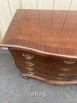 65246 DREXEL HEIRLOOMS Collections Heritage Bachelor Chest Dresser Stand