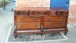 American Antique Mahogany Chest of Drawers / Dresser