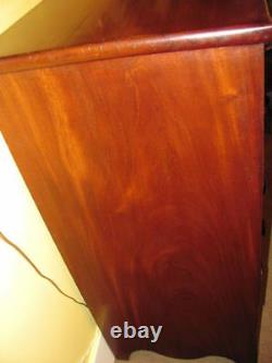 Antique American Mahogany Chest of Drawers Circa 1810