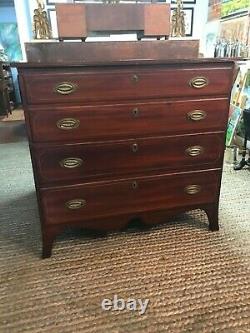Antique American Mahogany and Pine Hepplewhite Mule Chest of Drawers C 1800