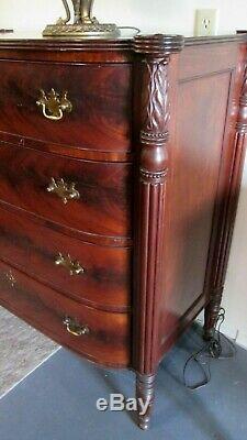 Antique Bowfront Sheraton Salem Style Flame Mahogany Chest Of Very High Quality