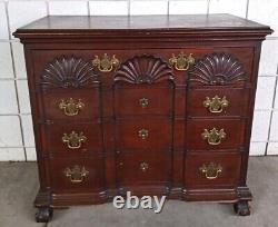 Antique Ca 1900 Block Shell Carved Chippendale style fine Chest of Drawers