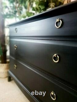 Black Stag Minstrel bedroom set chest of drawers & 2 x bedside tables (pair)