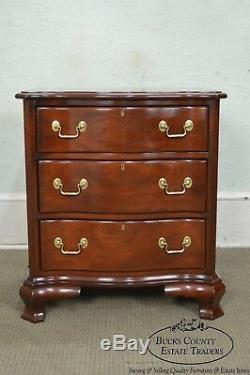 Councill Craftsmen Solid Mahogany Chippendale Style Serpentine Chest Nightstand