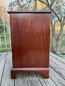 Councill Furniture Banded Inlaid Mahogany 4 Drawer Bachelor Chest with Pull Out
