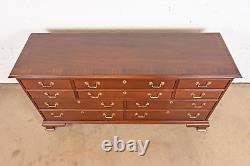 Councill Furniture Georgian Banded Mahogany Ten-Drawer Dresser, Newly Refinished