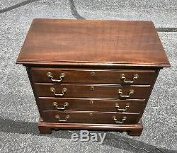 Ethan Allen Solid Mahogany Four Drawer Chippendale Bachelor Chest
