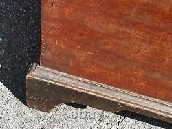 Good pa paint decorated banket chest red bracket foot moravian lock & key 1700s