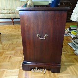Henkel Harris Mahogany Small Side Accent Chairside 4 Drawer Hanover Chest #5417