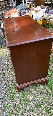 LINK TAYLOR HEIRLOOM SOLID MAHOGANY CHIPPENDALE STYLE Shell Carved Dresser Chest