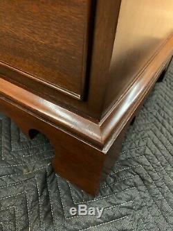 Large Vintage Gorgeous Solid Mahogany Chippendale Craftique Chest of Drawers
