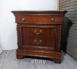 Lexington Vestiges of our Past 3-Drawer Mahogany Chest Nightstand Table 382-621