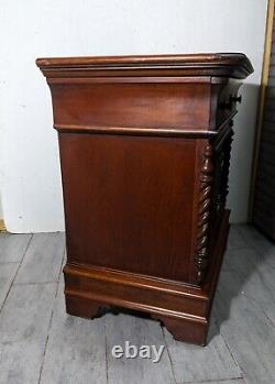 Lexington Vestiges of our Past 3-Drawer Mahogany Chest Nightstand Table 382-621