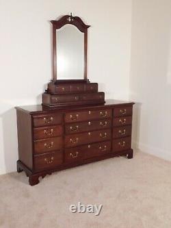 Link Taylor Solid Mahogany 15 Drawer Chippendale Long Chest Dresser & Mirror