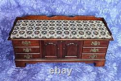 Mahogany English Style Needlepoint Seat Trunk Blanket Chest Vintage Settee Bench