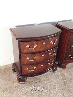 PR Thomasville Flame Mahogany Bowfront Chippendale Nitestands Bedside Chests