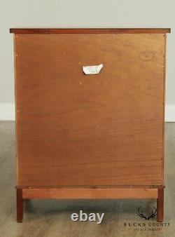 Thomasville Mahogany Collection Hepplewhite Style Bow Front Chest Nightstand