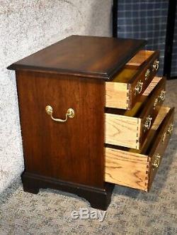 Vintage Baker Pair of Chippendale Style Banded Bachelor Chest/Nightstands