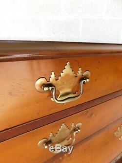Vintage Chippendale Bombe Style Mahogany Chest 39w