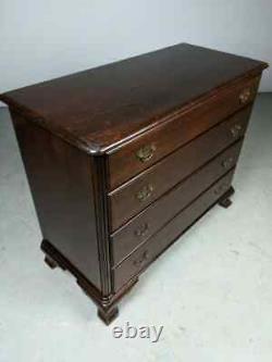 Vintage Chippendale Style 4-Drawer Bachelor Chest in Mahogany