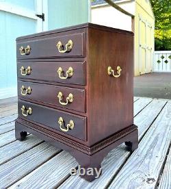 Vintage Georgian Style Ethan Allen 4 Drawer Dark Cherry Finish Accent Chest