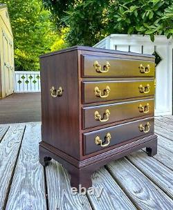 Vintage Georgian Style Ethan Allen 4 Drawer Dark Cherry Finish Accent Chest