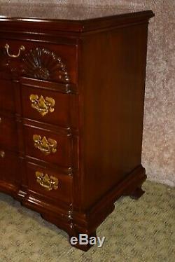 Vintage Harden Solid Mahogany Block Front Goddard Style Bachelors Chest