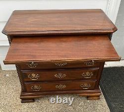 Vintage Large Solid Mahogany Chippendale 5 Drawer Bachelor Chest WithPullout Tray