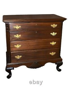 Vintage Maddox Queen Anne Style Mahogany Four Drawer Chest