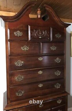 Vintage Thomasville Mahogany Queen Anne Style Chippendale Highboy Dresser, Chest